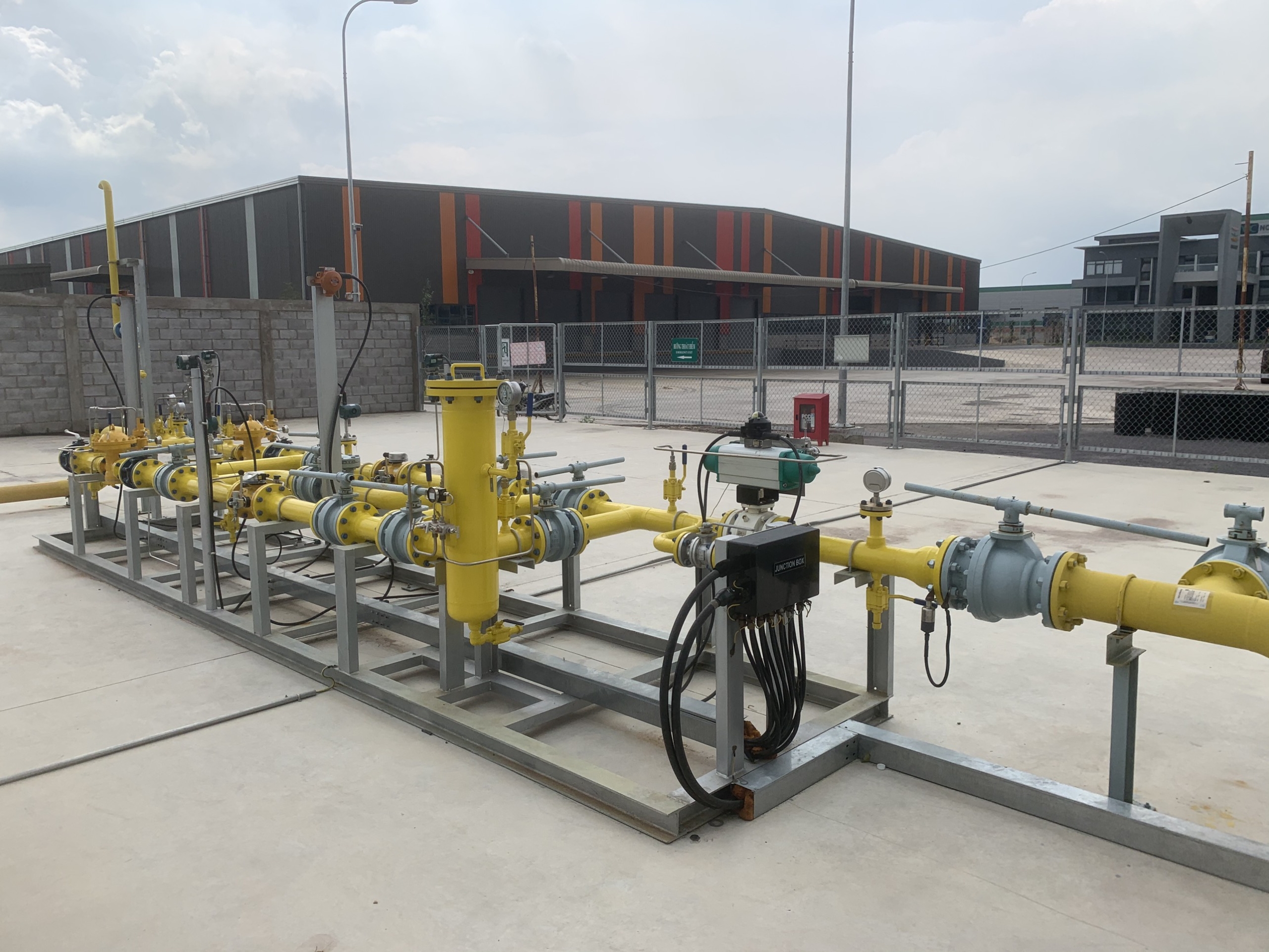 HỆ THỐNG TIẾP NHẬN VÀ CUNG CẤP KHÍ THIÊN NHIÊN CHO NHÀ MÁY MEN CHUEN