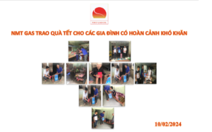 Trao quà cho bà con. Ảnh BTC