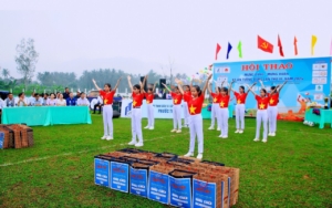 Biểu diễn văn nghệ tại lễ khai mạc hội thao. Ảnh: BTC