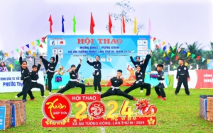 Biểu diễn võ thuật cổ truyền bình định. Ảnh: BTC